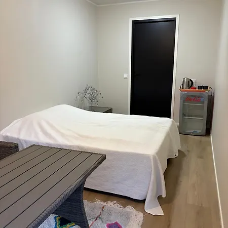 Cozy Yard Guest With Private Entrance Homestay